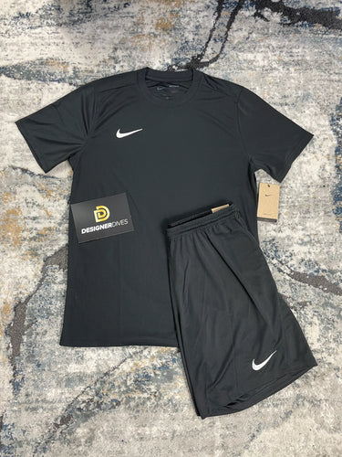 Nike Dri-FIT Black Set – Sleek and Functional