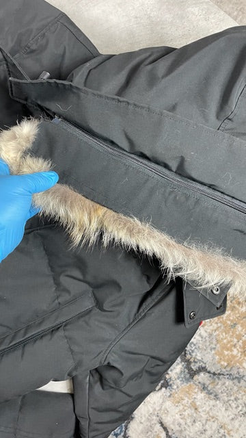 CANADA GOOSE WYNDHAM PARKA - BLACK || DESIGNER JACKET