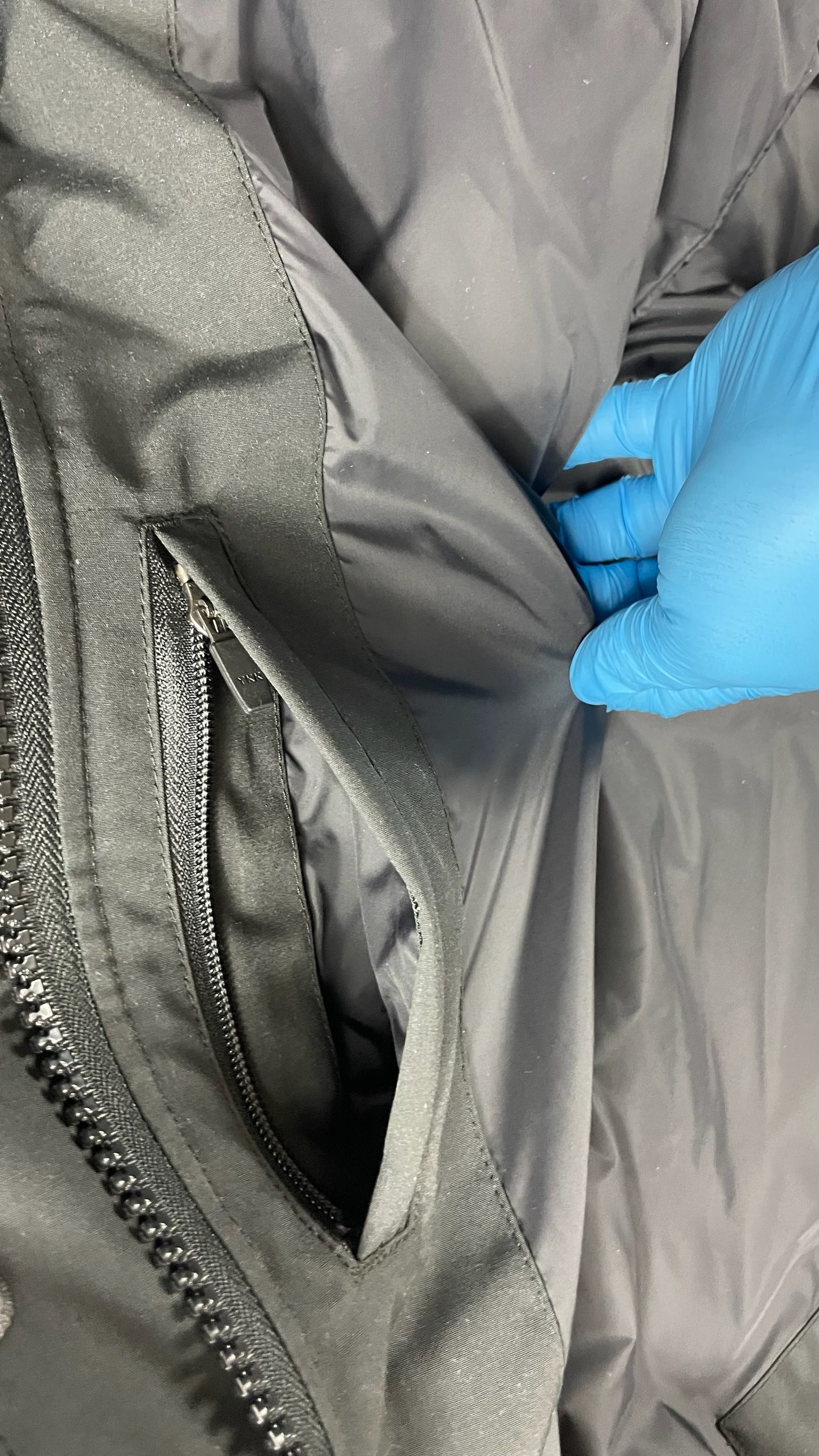 CANADA GOOSE WYNDHAM PARKA - BLACK || DESIGNER JACKET